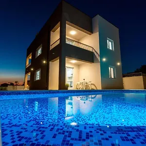 Apartament Zrno, Rtina